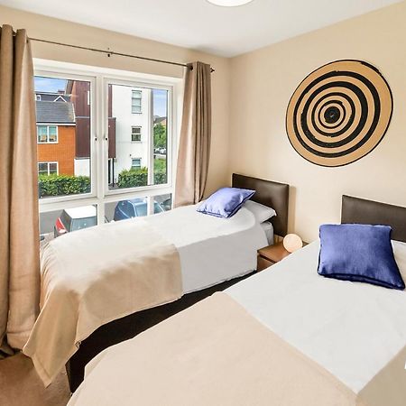 Puffin Way - Comfortable, Spacious House With Parking Ридинг Экстерьер фото
