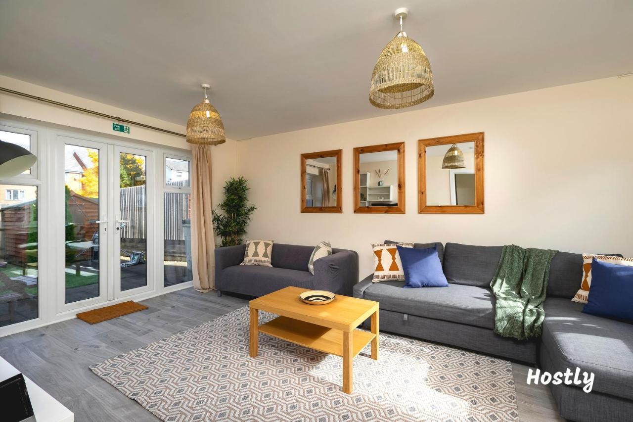 Puffin Way - Comfortable, Spacious House With Parking Ридинг Экстерьер фото