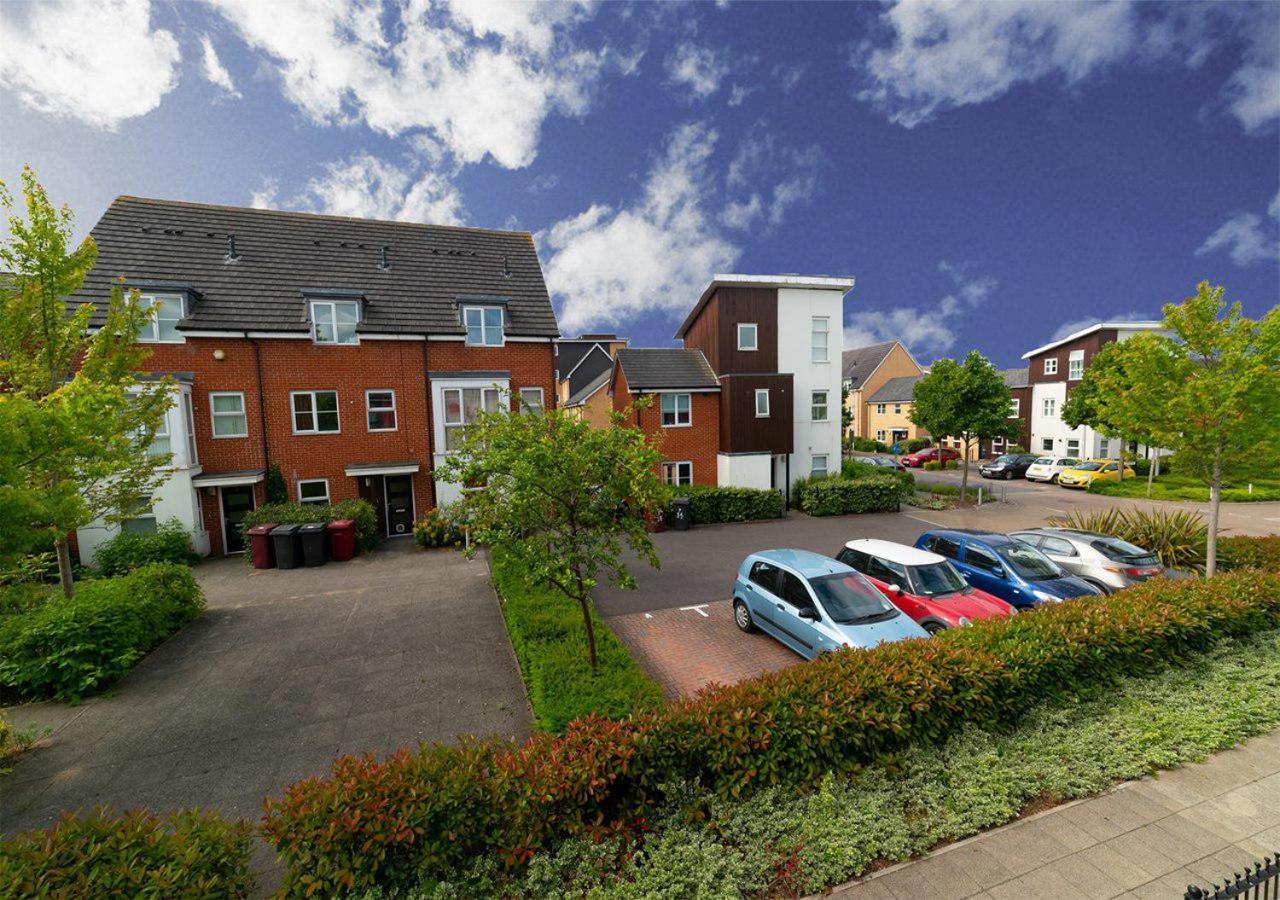 Puffin Way - Comfortable, Spacious House With Parking Ридинг Экстерьер фото